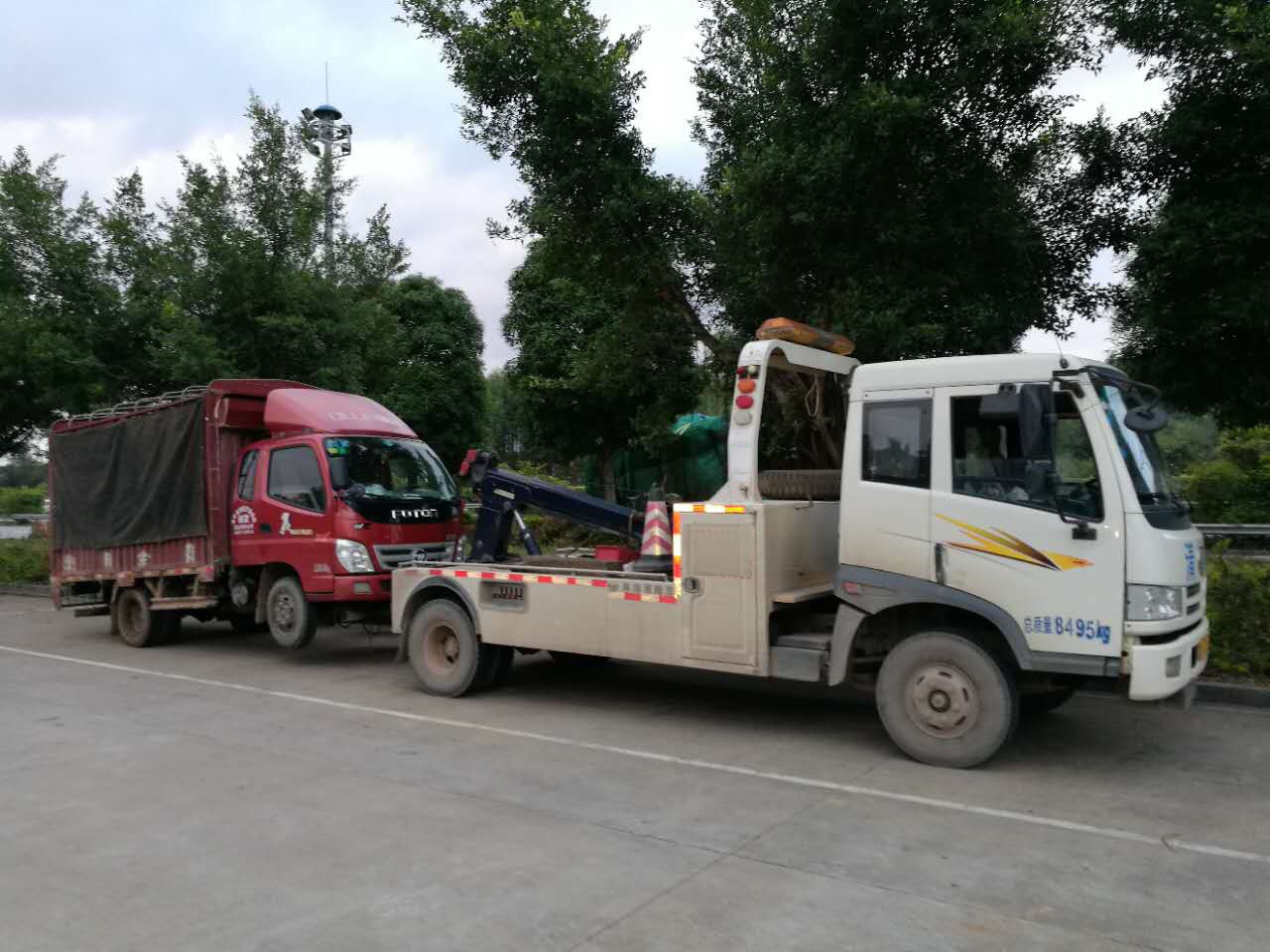 南宁卡车24小时道路救援2.jpg